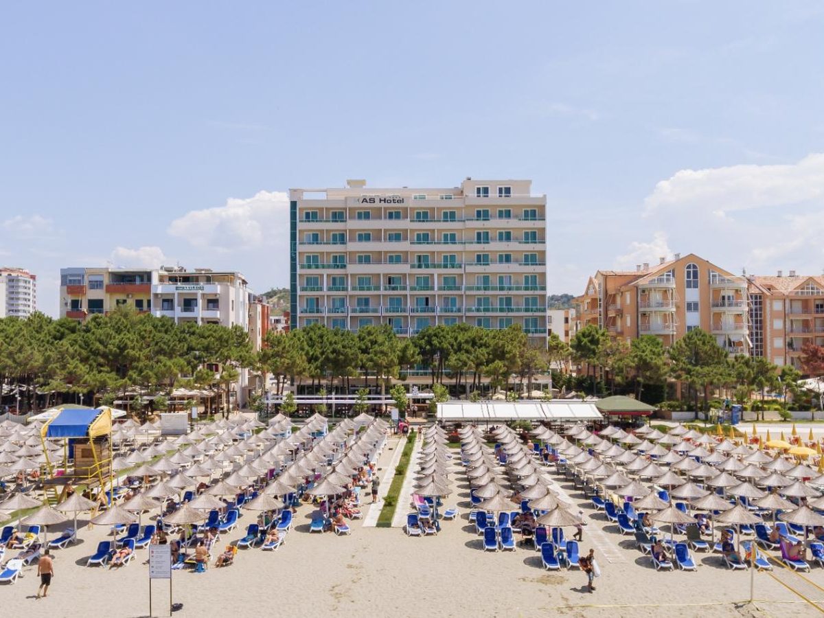 AS Hotel Golem, ten-storey building on the beach